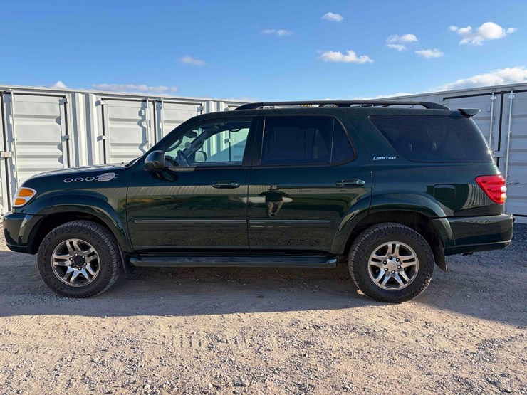 2004-toyota-sequoia-image-5