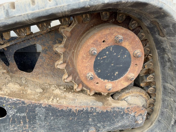 2013-bobcat-t650-image-15