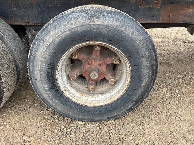 1983-mack-dm686s-image-48