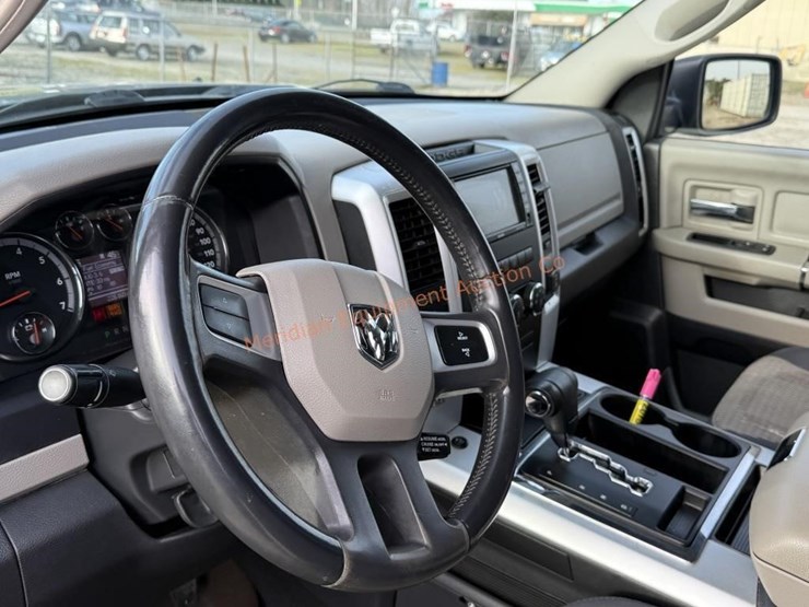 2011-dodge-1500-image-25