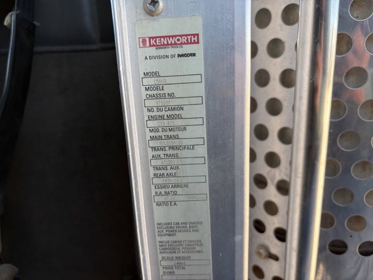 2005-kenworth-c500b-image-15