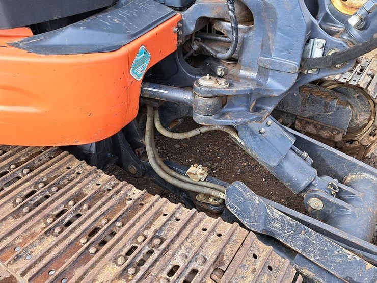 2016-kubota-kx057-4-image-37