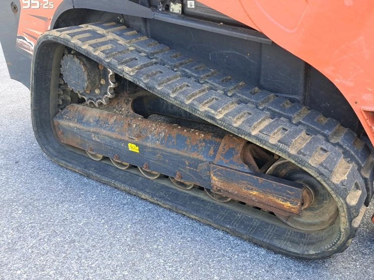 kubota-svl95-2s-image-32