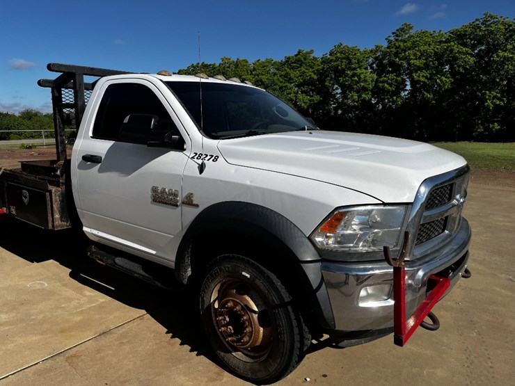 2016-dodge-ram-5500-image-2