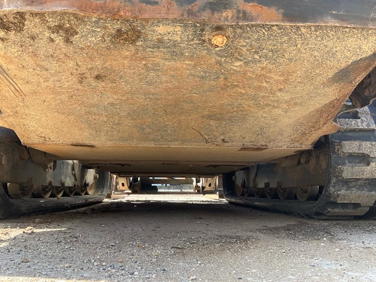 2021-bobcat-t870-image-31