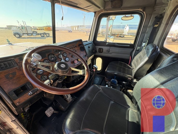 1998-peterbilt-357-image-8