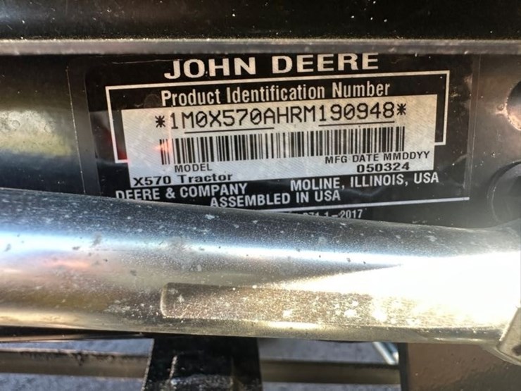 2024-john-deere-x570-image-12