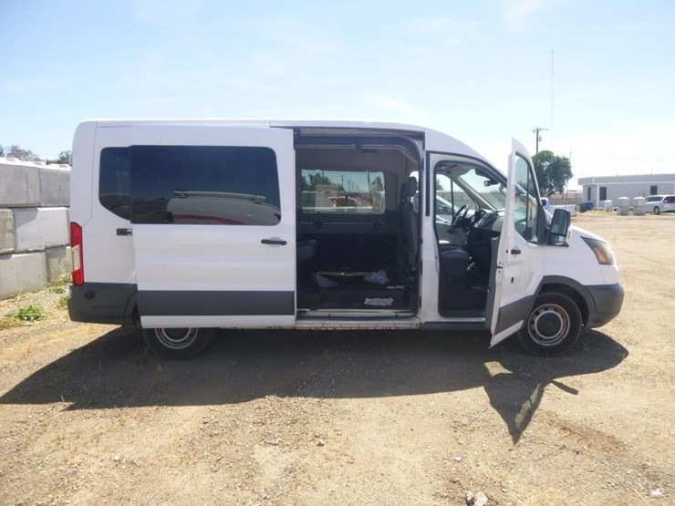 2017-ford-transit-image-11