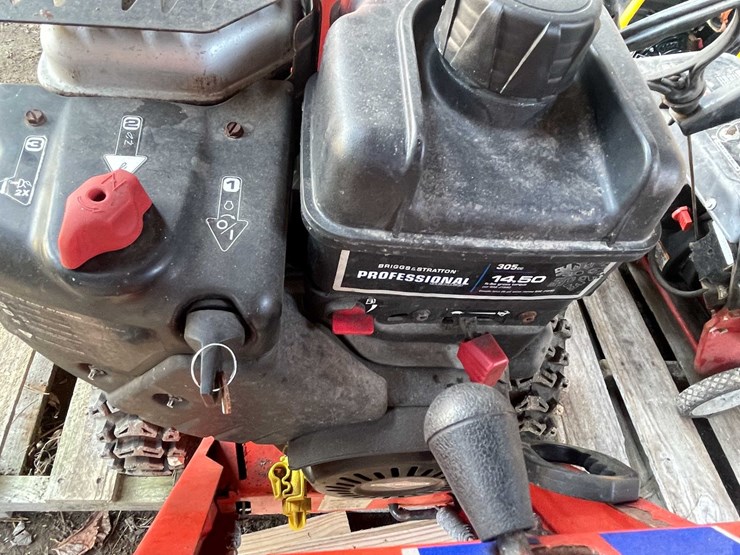 #7414-•-simplicity-signature-pro-1524-p-snowblower-image-13