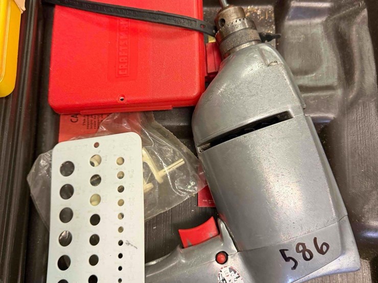 craftsman-drill-w/-chuck-&-bits-image-4