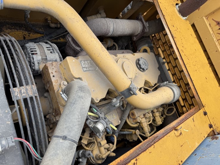 2012-caterpillar-c4.4-image-14