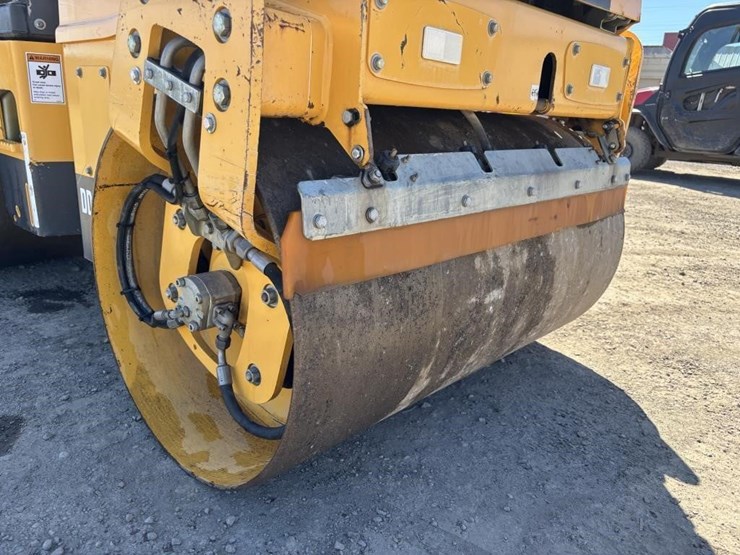 2018-volvo-dd25b-image-11