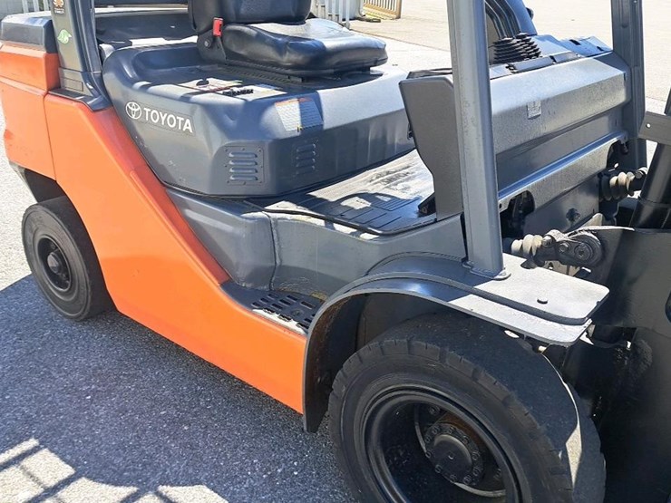 2020-toyota-8fgu25-image-25