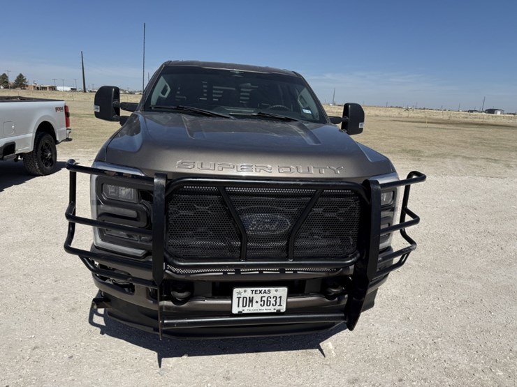 2023-ford-f250-image-2