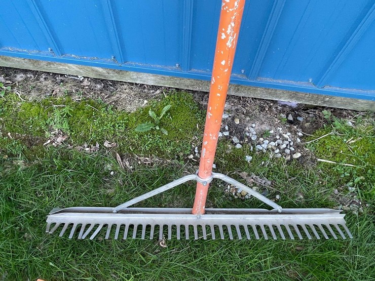 #7448-•-landscape-rakes-image-4