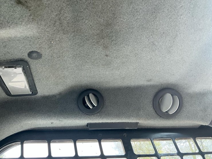 2024-bobcat-t770-image-25