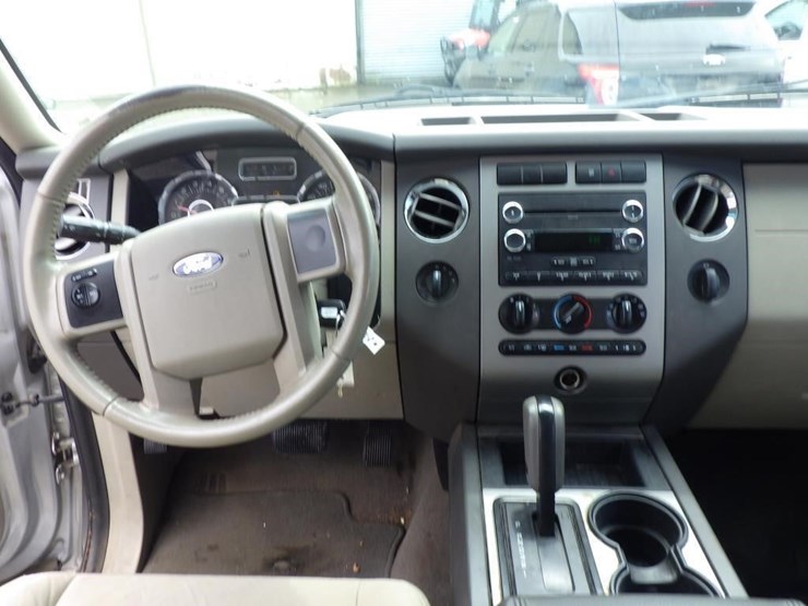 2013-ford-expedition-image-9