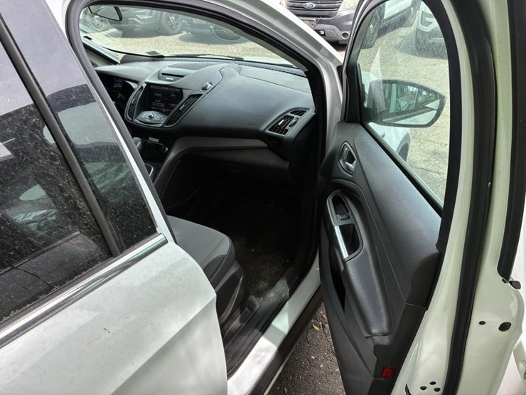 2013-ford-escape-se-image-9