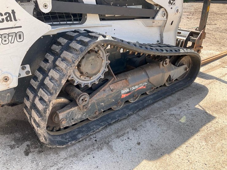 2021-bobcat-t870-image-56