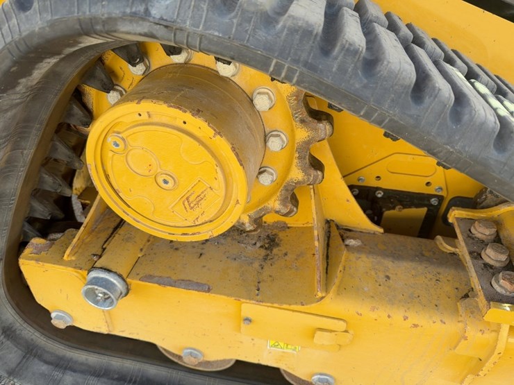 2023-caterpillar-249d3-image-13