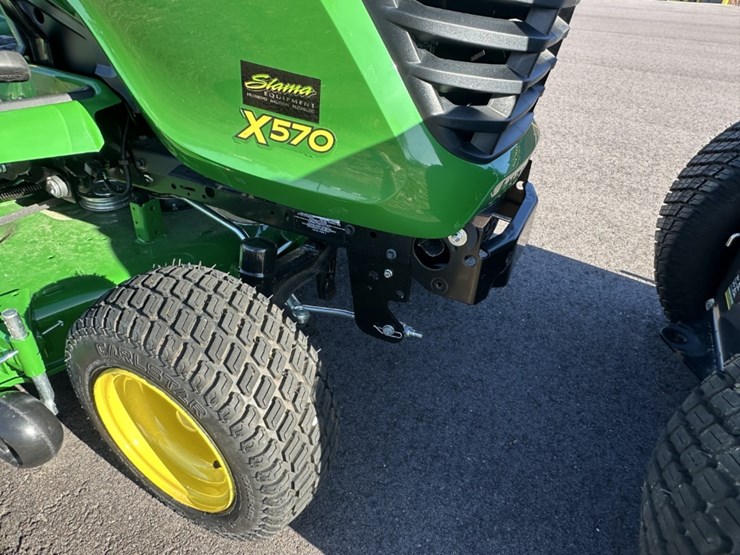 2024-john-deere-x570-image-5
