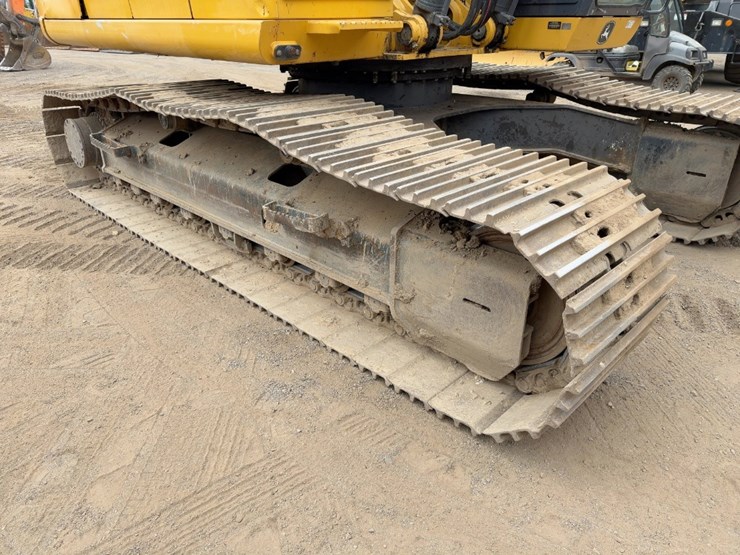 2016-deere-300g-lc-image-17