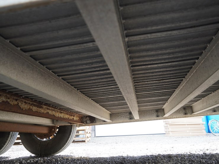 #142-•-1999-exiss-3-slant-aluminum-6-horse-capacity-trailer-image-86