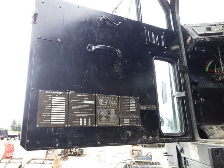 2002-oshkosh-m1070-image-49