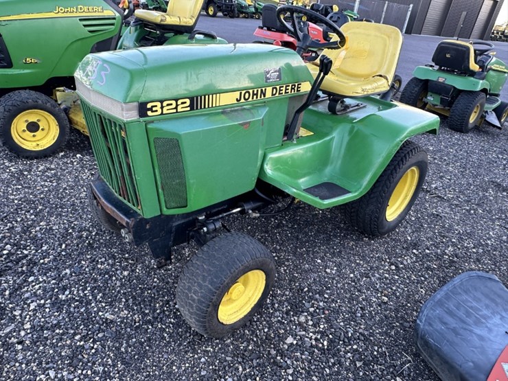 john-deere-322-image-1