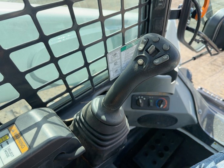 2020-bobcat-t870-image-23