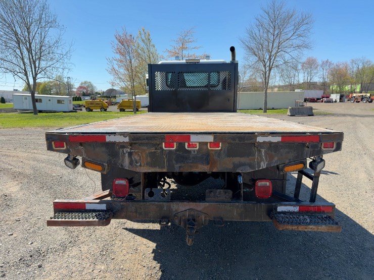 2014-peterbilt-337-image-4