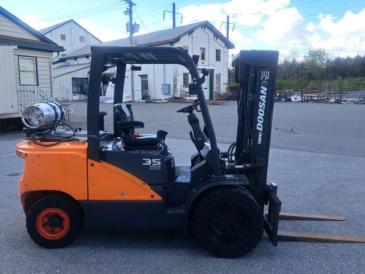 #110-•-2022-doosan-g35s-7-forklift-image-6