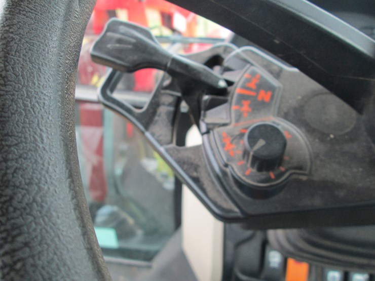 2018-massey-ferguson-4709-image-48