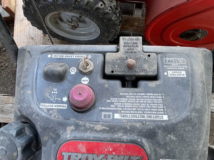 #7412-•-troy-built-snow-blower-image-7