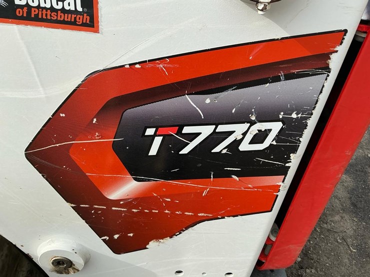 2024-bobcat-t770-image-39
