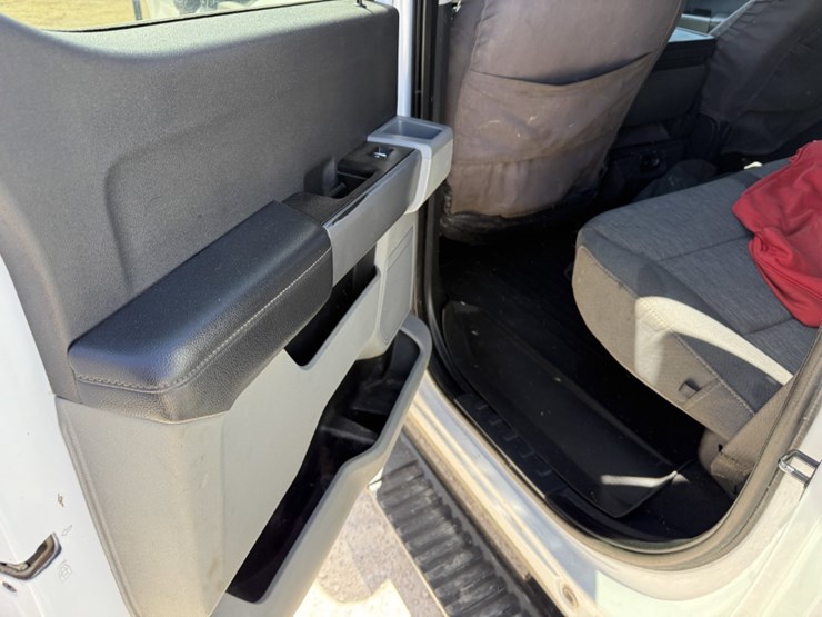 2023-ford-f250-image-21