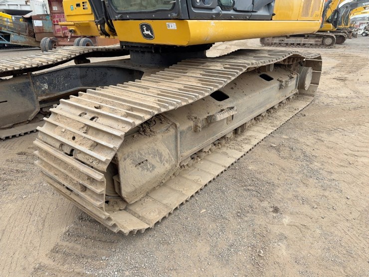 2016-deere-300g-lc-image-30