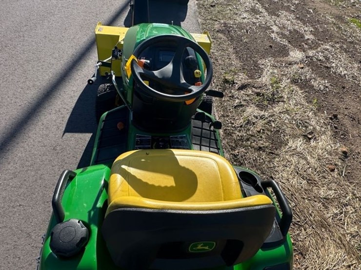 2024-john-deere-x570-image-7