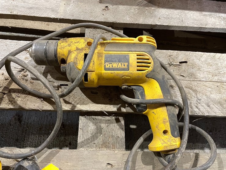 #5054-•-(3)-dewalt-power-tools-image-3