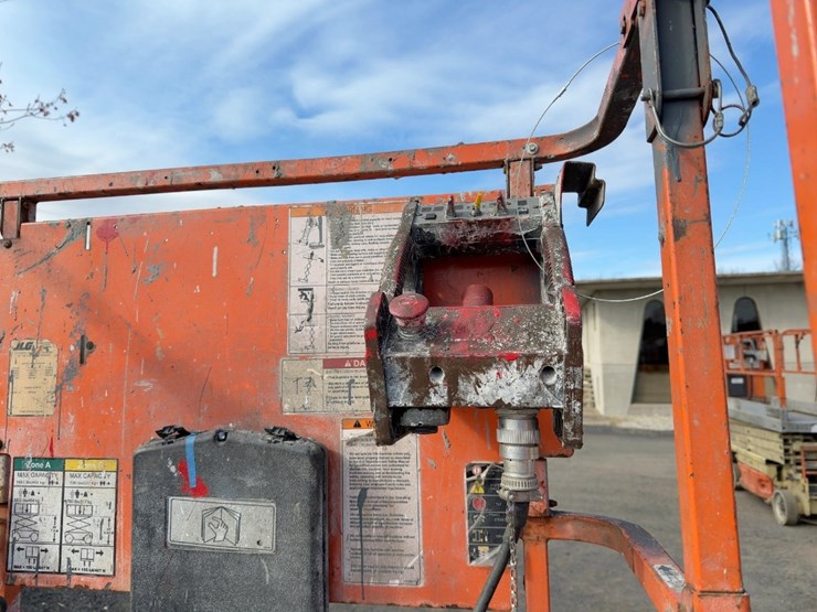 2005-jlg-3246es-image-9