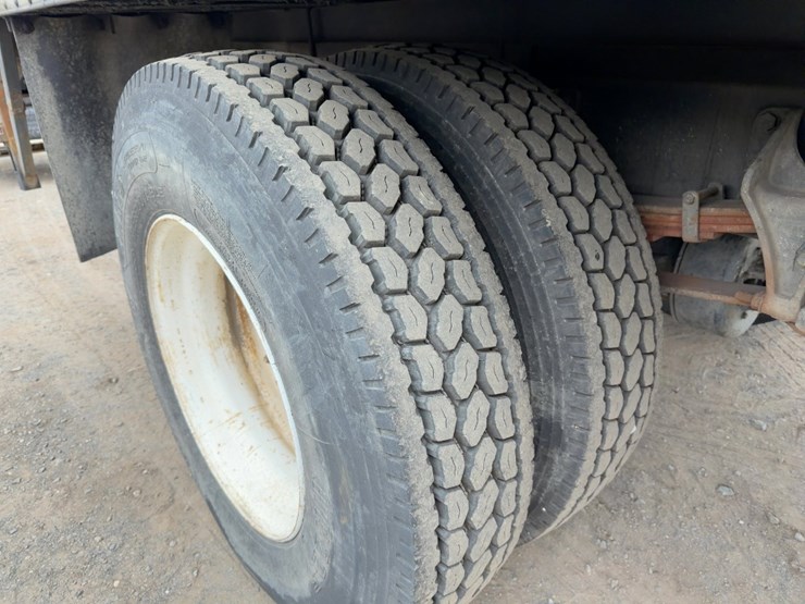 2005-ford-f650xl-image-13