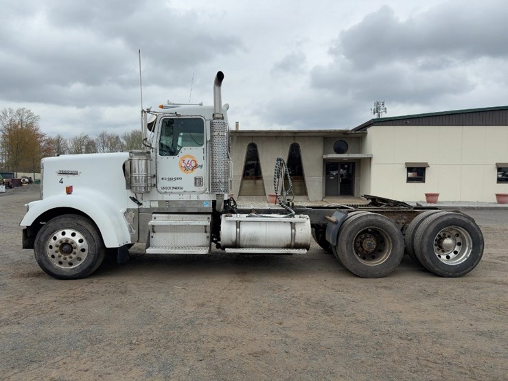 2000-kenworth-w900-image-2