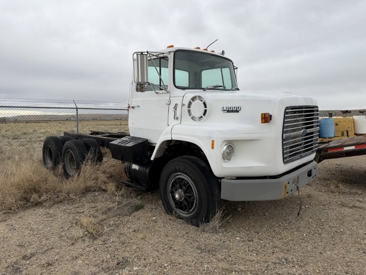 1990-ford-l8000-image-1