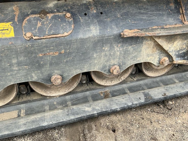 2024-bobcat-t770-image-64