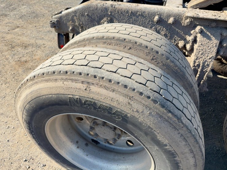 2007-peterbilt-378-image-17