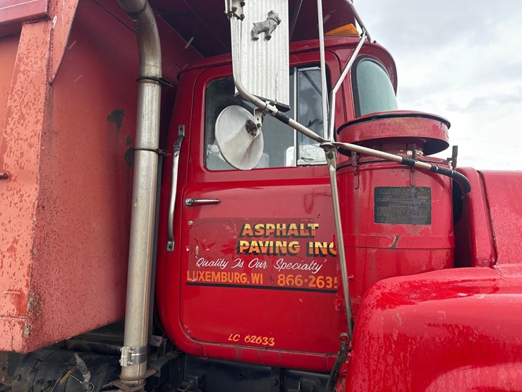 1983-mack-dm686s-image-11