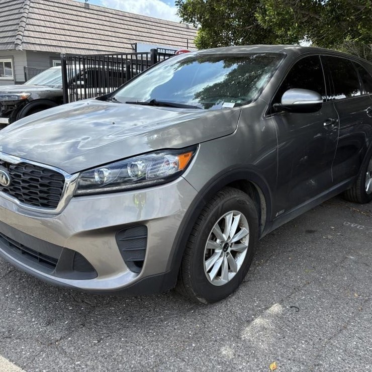 2019 KIA SORENTO LX