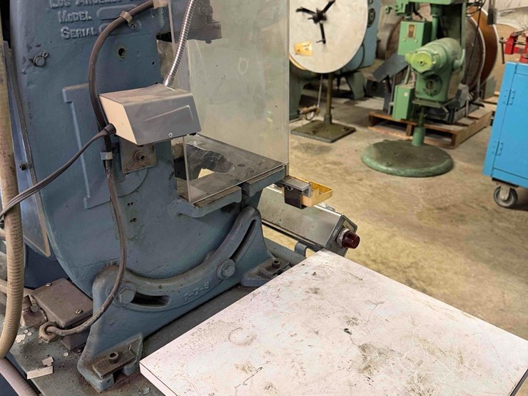 benchmaster-vertical-press-image-4