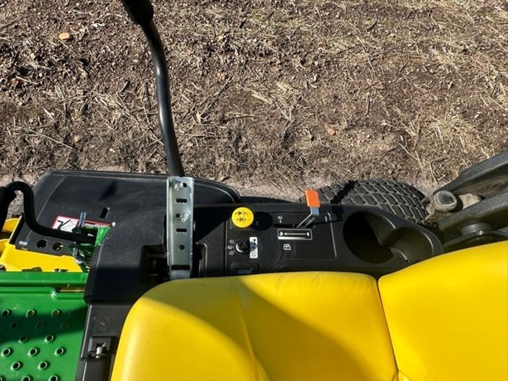 john-deere-z335m-zero-turn-image-10