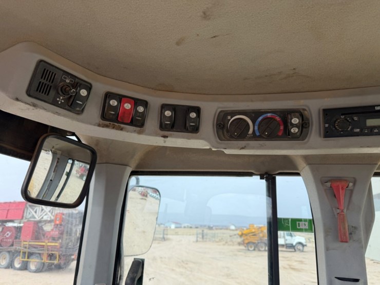 2012-caterpillar-924k-image-10